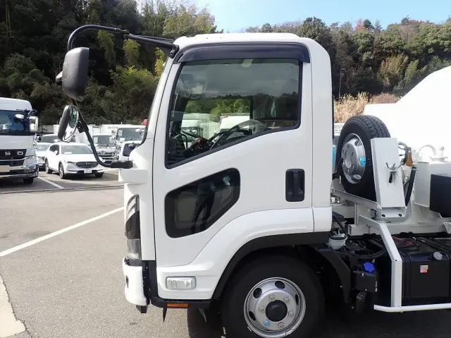 いすゞ フォワード 2PG-FRR90S4(2WD)の写真16