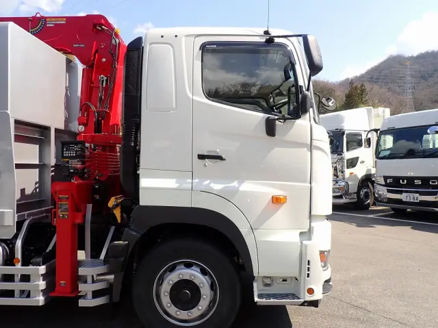 日野 プロフィア 2DG-FS1AHE(6x4)の写真13
