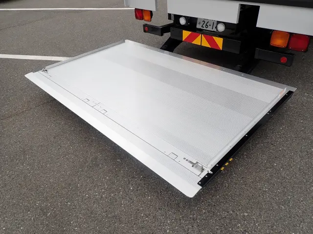 三菱 ファイター 2KG-FK65F(2WD)の写真7