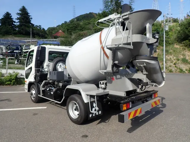 三菱 ファイター 2KG-FK72F(2WD)の写真4