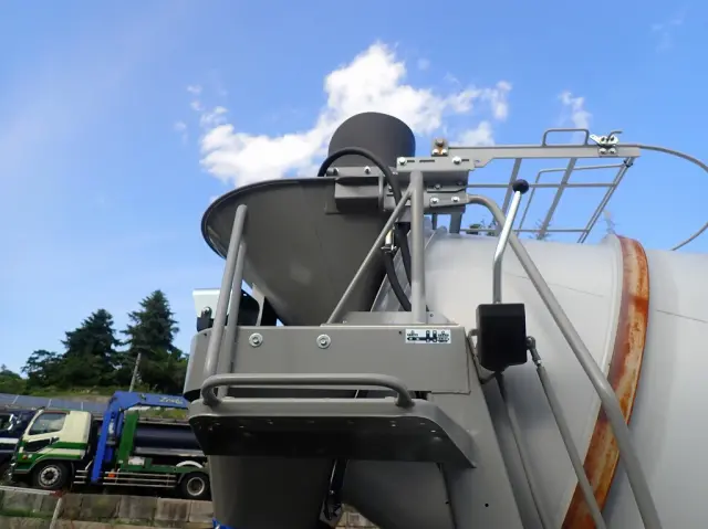 三菱 ファイター 2KG-FK72F(2WD)の写真6