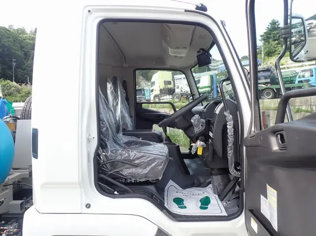 三菱 ファイター 2KG-FK72F(2WD)の写真17