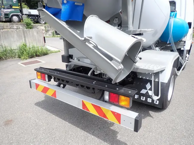 三菱 ファイター 2KG-FK72F(2WD)の写真9