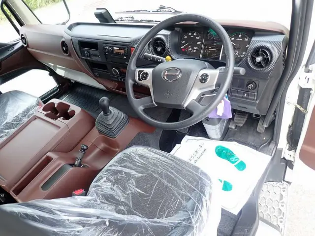 日野 レンジャー 2KG-FE2ACA(2WD)の写真17