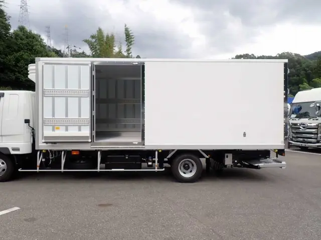 三菱 ファイター 2KG-FK65F(2WD)の写真6