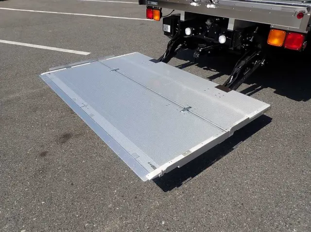 三菱 ファイター 2KG-FK65F(2WD)の写真8
