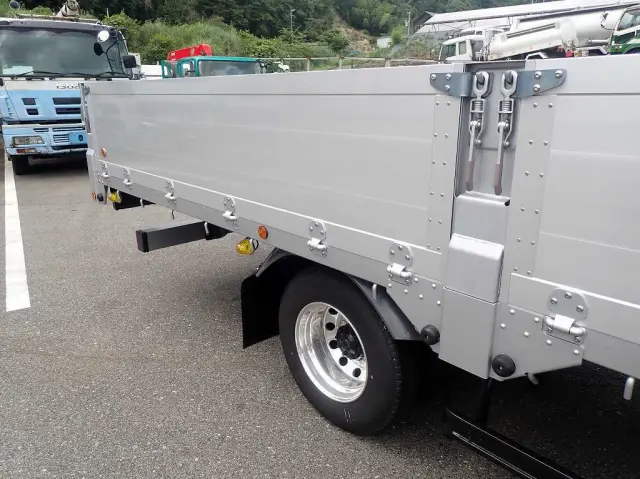 三菱 ファイター 2KG-FK65F(2WD)の写真9