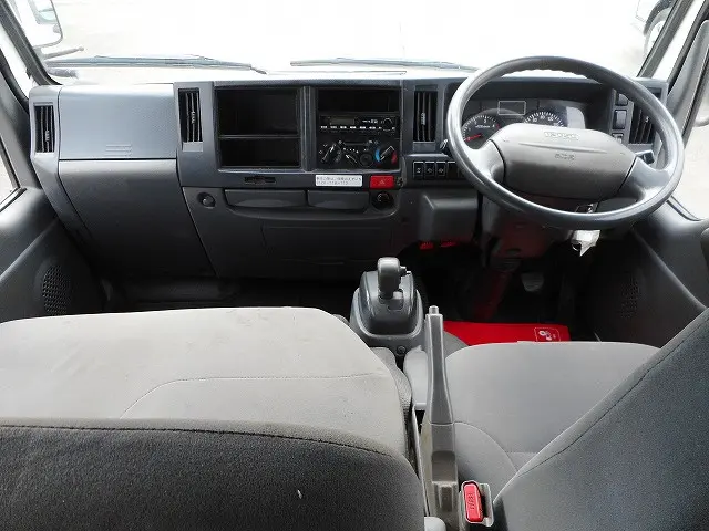 いすゞ エルフ TKG-NHS85A(4WD)の写真10