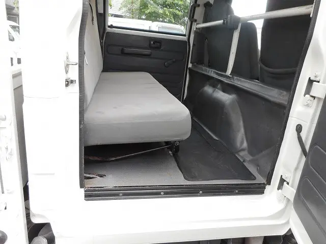 いすゞ エルフ TKG-NHS85A(4WD)の写真14