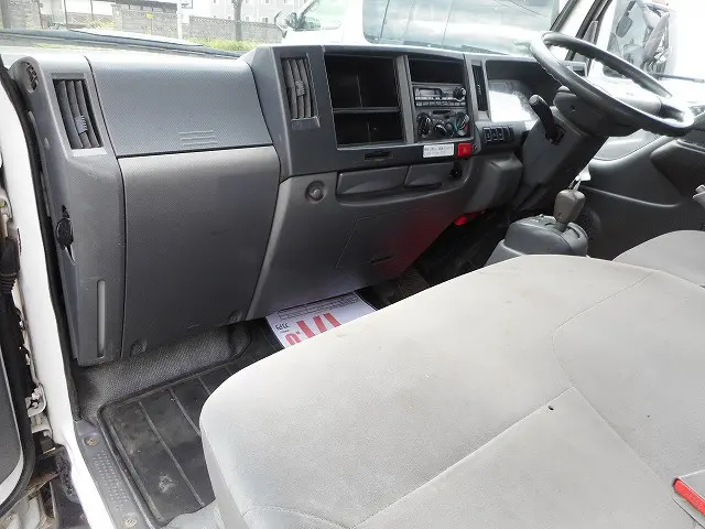 いすゞ エルフ TKG-NHS85A(4WD)の写真16