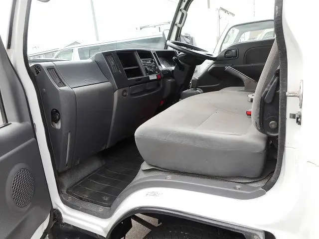 いすゞ エルフ TKG-NHS85A(4WD)の写真17