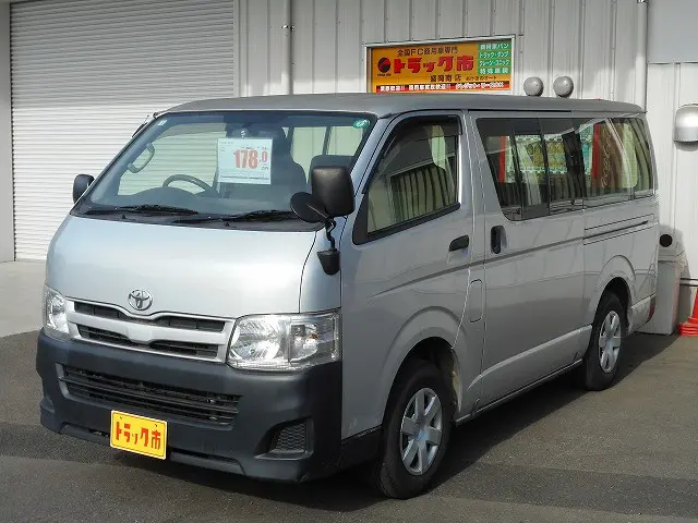 トヨタ ハイエースバン LDF-KDH206V(4WD)の写真1