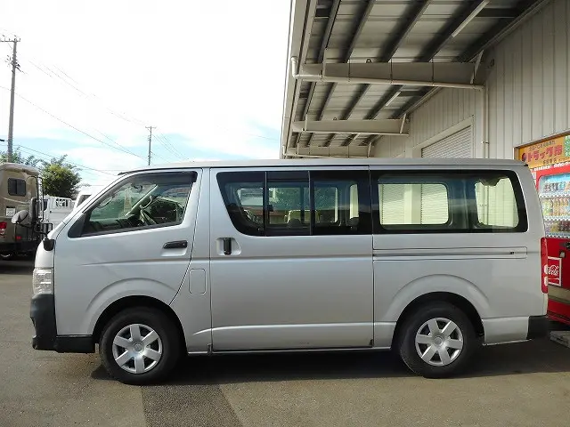 トヨタ ハイエースバン LDF-KDH206V(4WD)の写真5