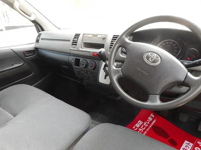 トヨタ ハイエースバン LDF-KDH206V(4WD)の写真9
