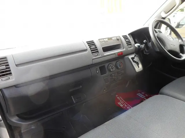 トヨタ ハイエースバン LDF-KDH206V(4WD)の写真12
