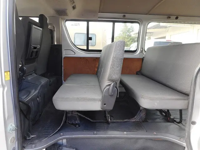 トヨタ ハイエースバン LDF-KDH206V(4WD)の写真15