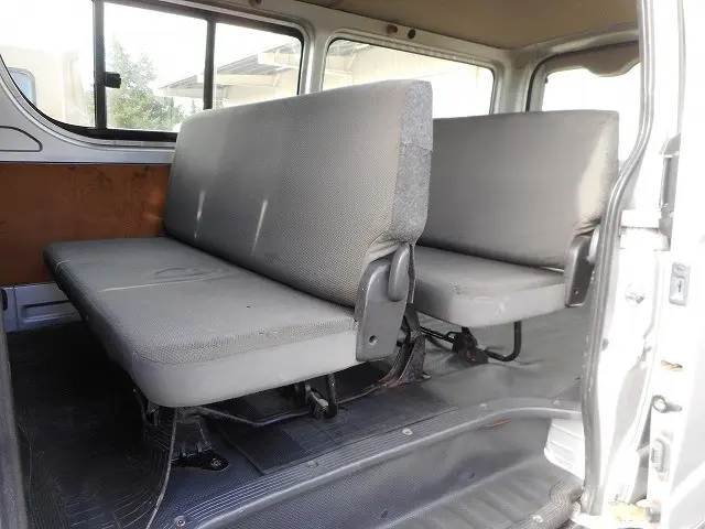 トヨタ ハイエースバン LDF-KDH206V(4WD)の写真16