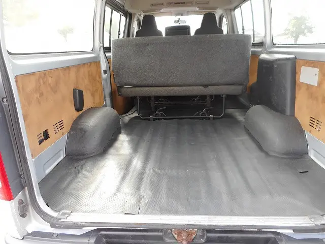 トヨタ ハイエースバン LDF-KDH206V(4WD)の写真17