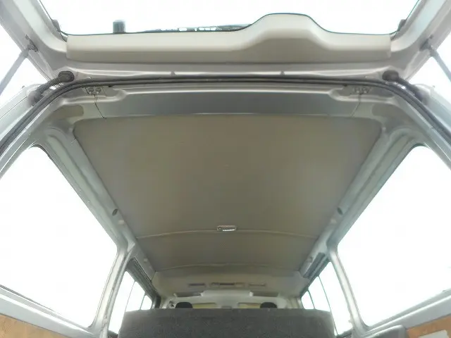 トヨタ ハイエースバン LDF-KDH206V(4WD)の写真18