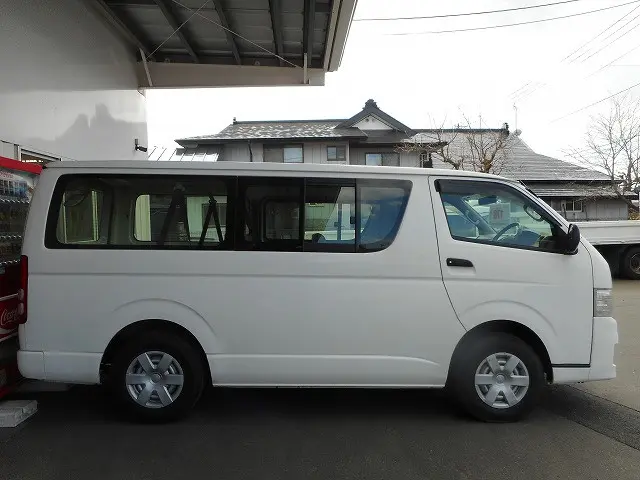 トヨタ ハイエースバン LDF-KDH206V(4WD)の写真4