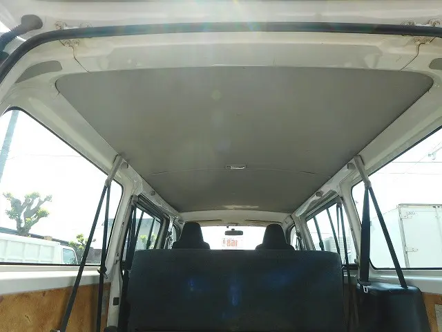 トヨタ ハイエースバン LDF-KDH206V(4WD)の写真10