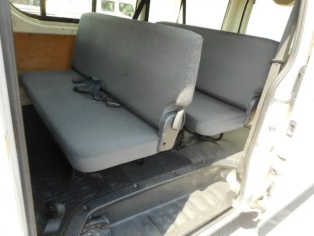 トヨタ ハイエースバン LDF-KDH206V(4WD)の写真18