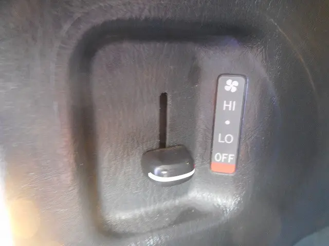 トヨタ ハイエースバン LDF-KDH206V(4WD)の写真19