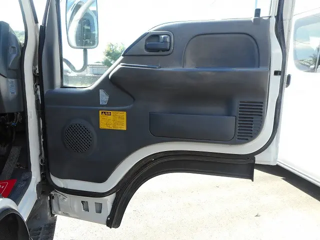 いすゞ エルフ SDG-NKS85AN(4WD)の写真15