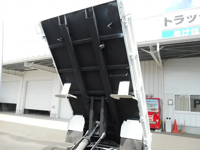 日野 デュトロ BDG-XZU368T(4WD)の写真12