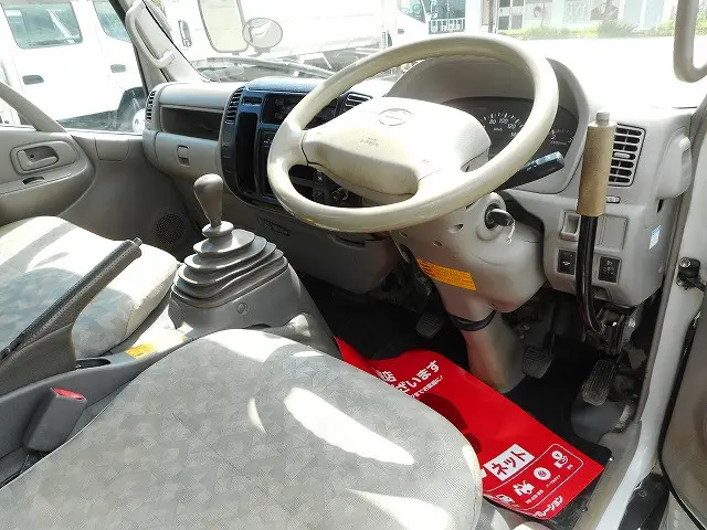 日野 デュトロ BDG-XZU368T(4WD)の写真14