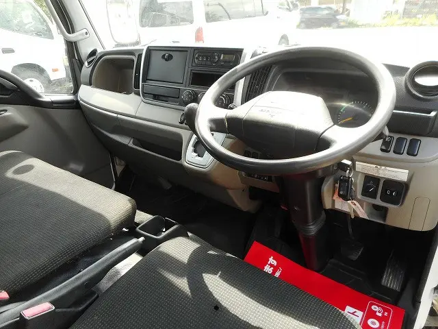 三菱 キャンター TPG-FDA20(4WD)の写真11
