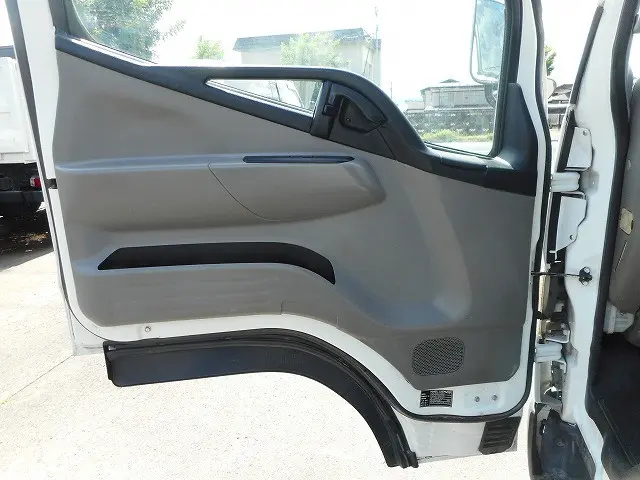 三菱 キャンター TPG-FDA20(4WD)の写真16