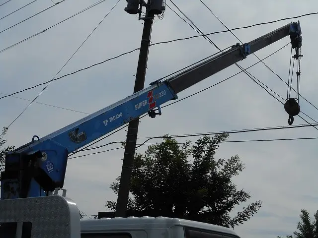 いすゞ エルフ PB-NPS81AR(4WD)の写真13