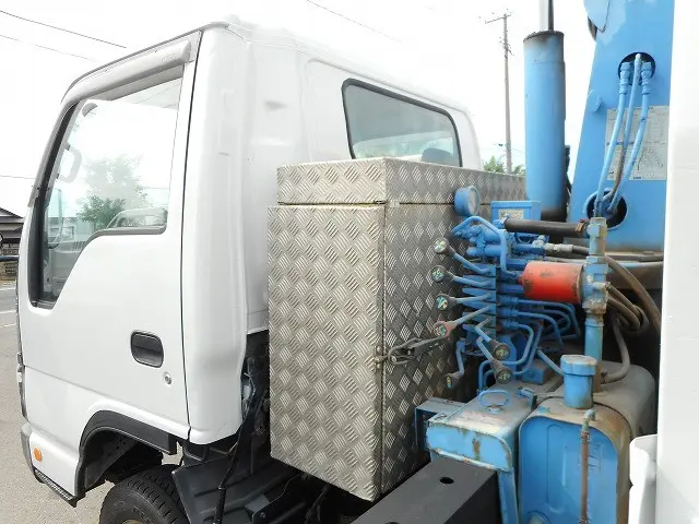 いすゞ エルフ PB-NPS81AR(4WD)の写真17