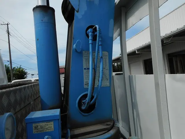 いすゞ エルフ PB-NPS81AR(4WD)の写真18