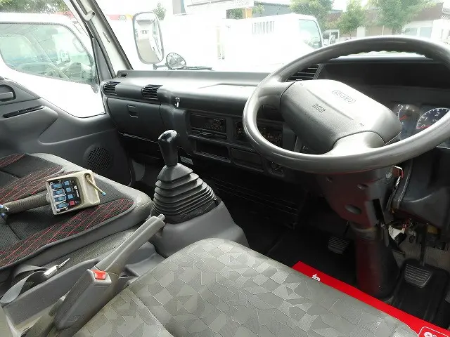 いすゞ エルフ PB-NPS81AR(4WD)の写真22