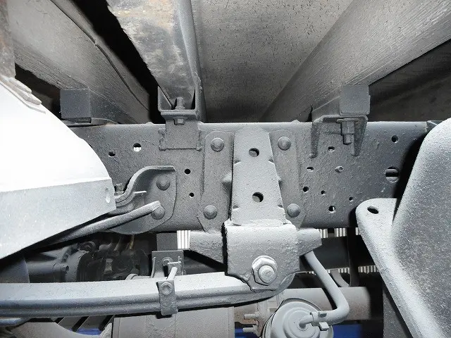 いすゞ エルフ PB-NPS81AR(4WD)の写真32