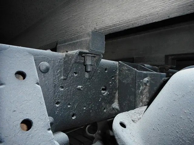 いすゞ エルフ PB-NPS81AR(4WD)の写真33