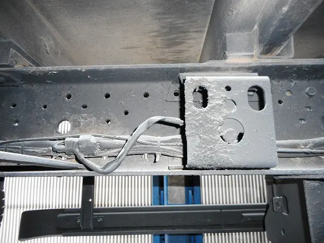 いすゞ エルフ PB-NPS81AR(4WD)の写真48