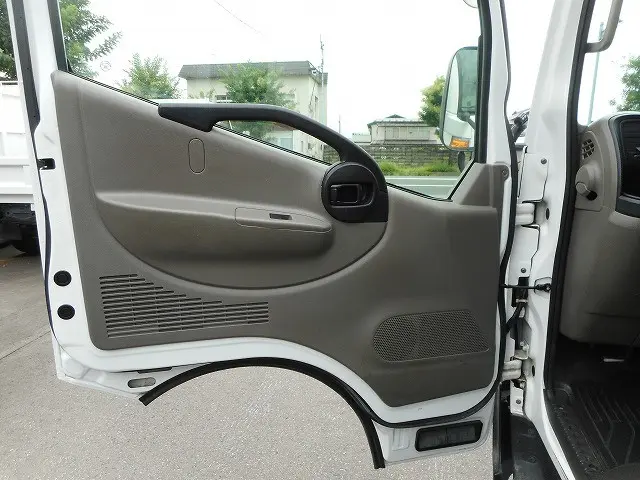 日産 アトラス SDG-SZ5F24(4WD)の写真19