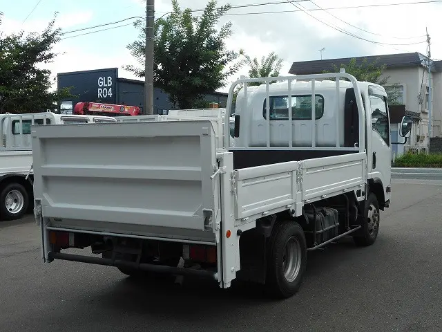 いすゞ エルフ BDG-NPS85AN改(4WD)の写真7