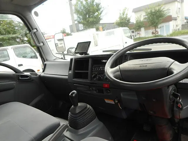 いすゞ エルフ BDG-NPS85AN改(4WD)の写真12