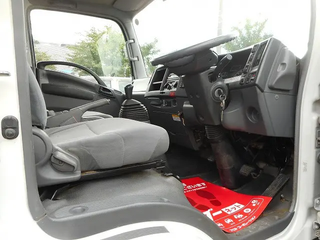 いすゞ エルフ BDG-NPS85AN改(4WD)の写真13