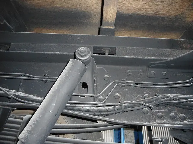 いすゞ エルフ BDG-NPS85AN改(4WD)の写真35