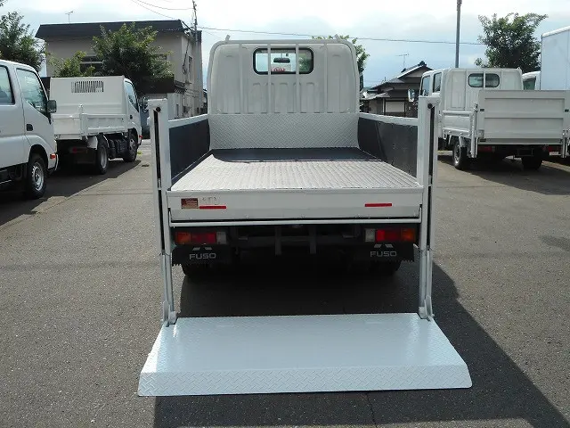 三菱 キャンター FDA20(4WD)の写真9