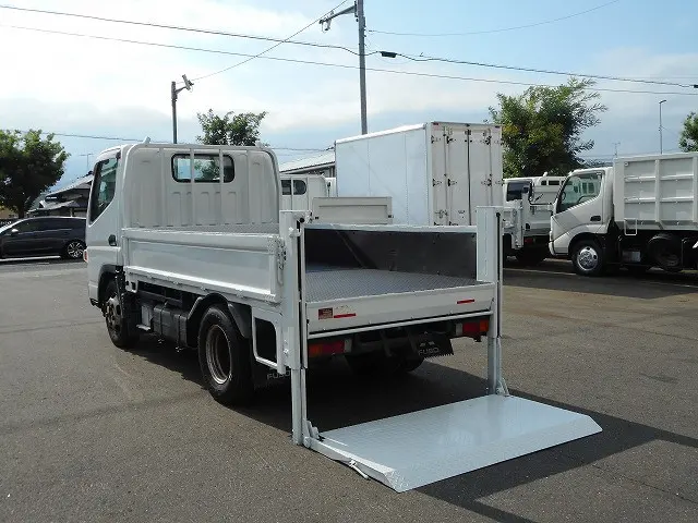 三菱 キャンター FDA20(4WD)の写真10