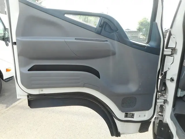三菱 キャンター FDA20(4WD)の写真17