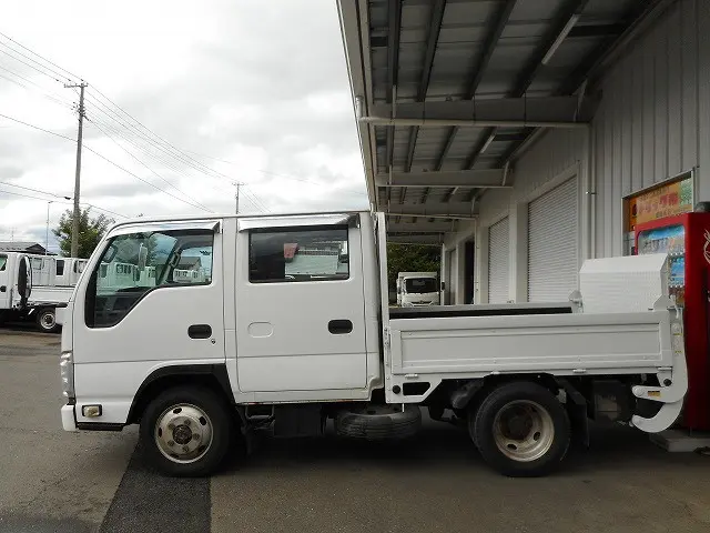 いすゞ エルフ TRG-NHS85A(4WD)の写真5