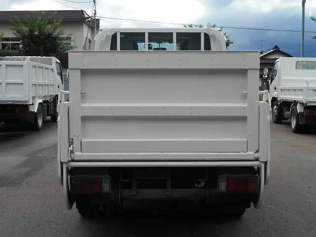 いすゞ エルフ TRG-NHS85A(4WD)の写真6