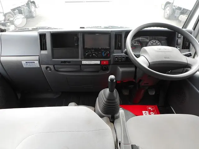 いすゞ エルフ TRG-NHS85A(4WD)の写真12